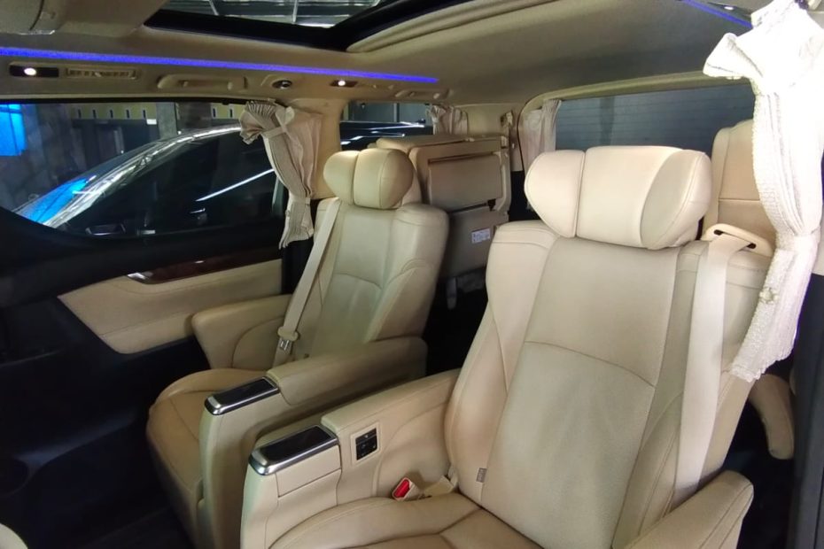 Interior Alphard