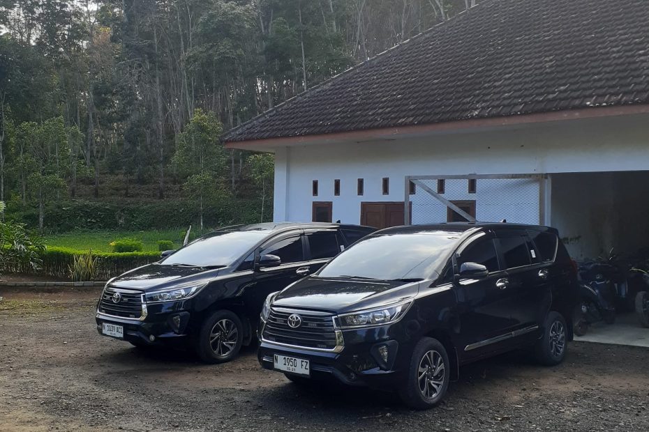 Sewa Mobil Innova