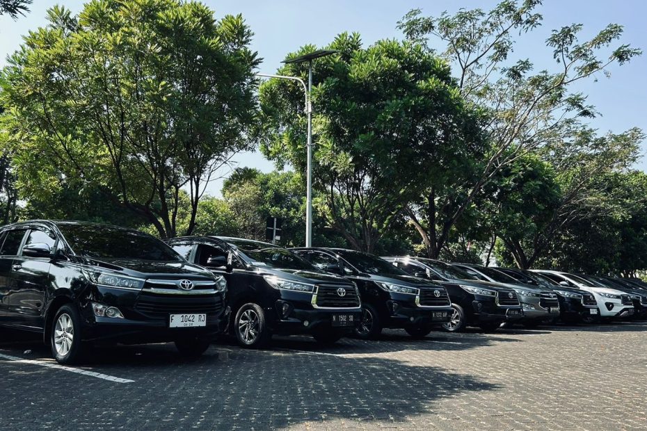 Perbedaan Sewa Mobil Harian
