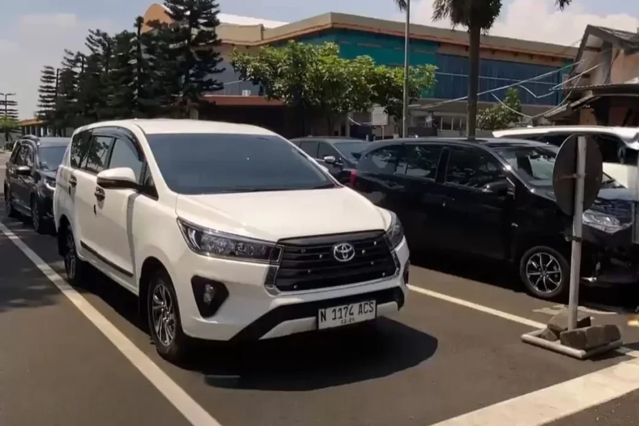 Sewa Innova Reborn Malang