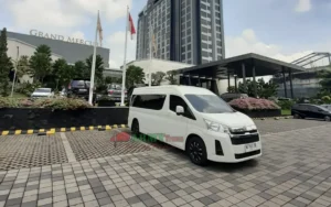 Sewa HiAce untuk Ziarah