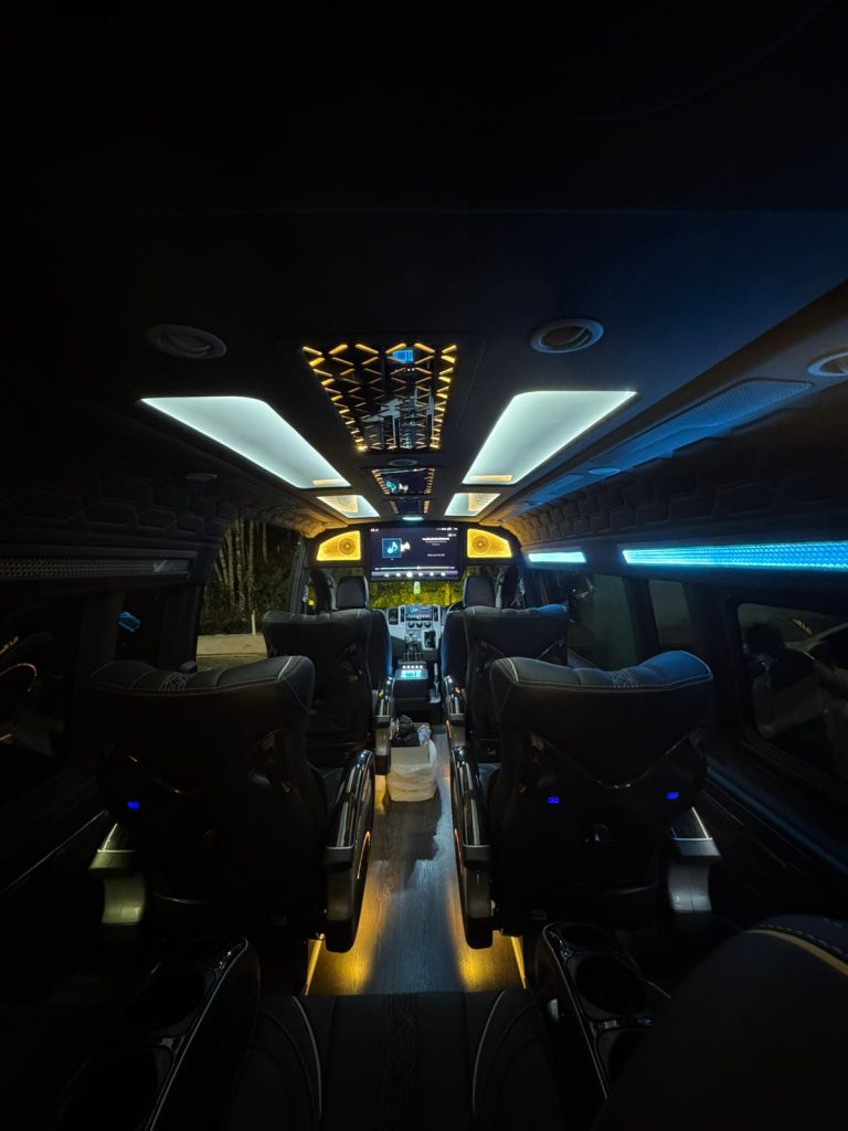 Interior HiAce Luxury