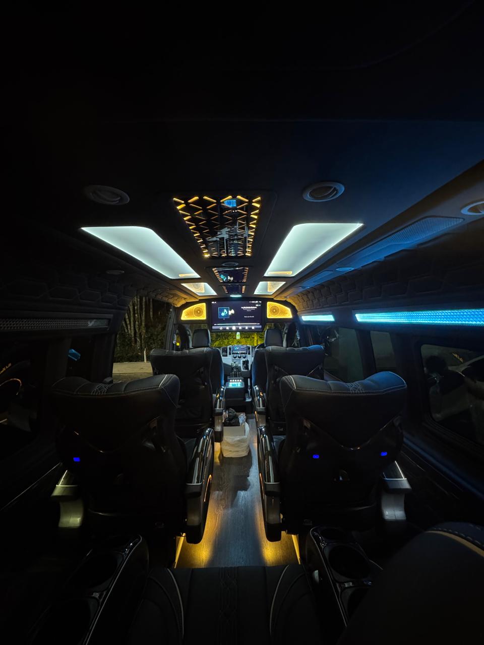 Interior HiAce Luxury