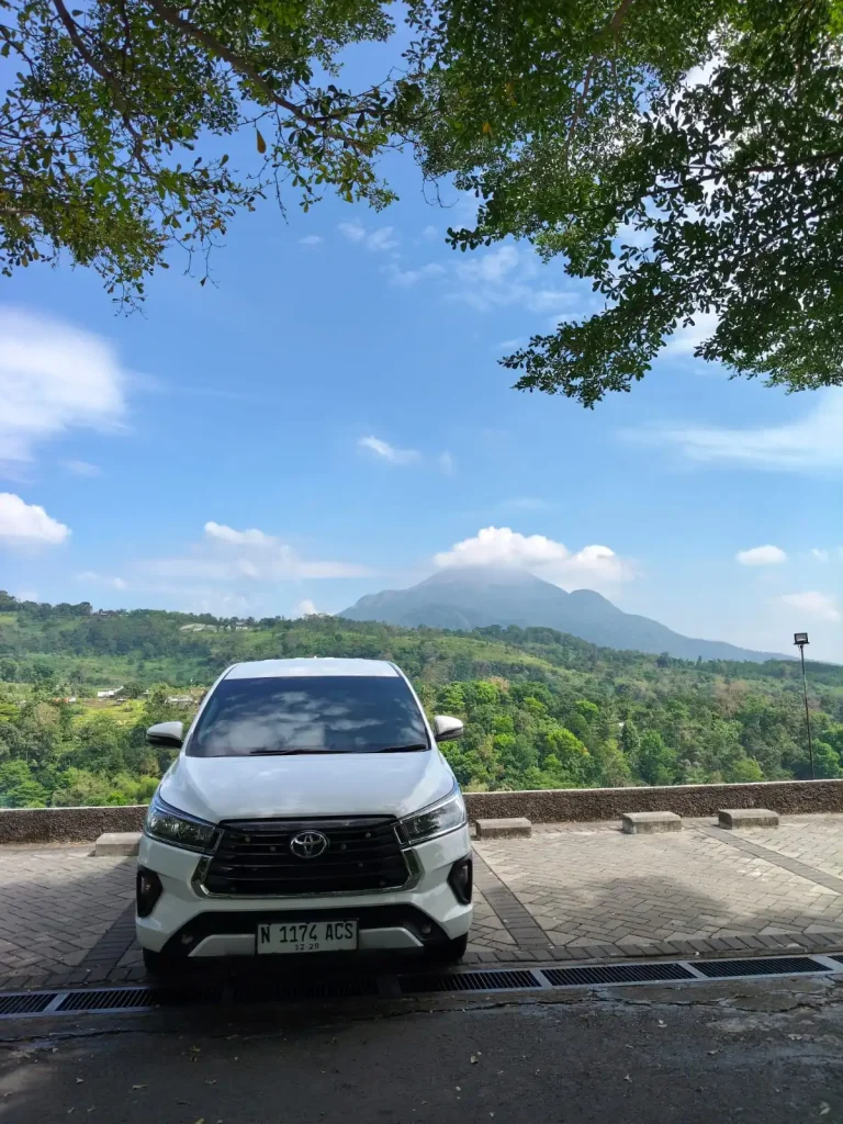 Perbedaan Innova Reborn dan Innova Zenix
