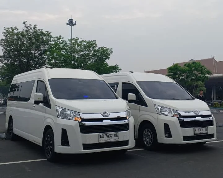Sewa HiAce Premio untuk Event