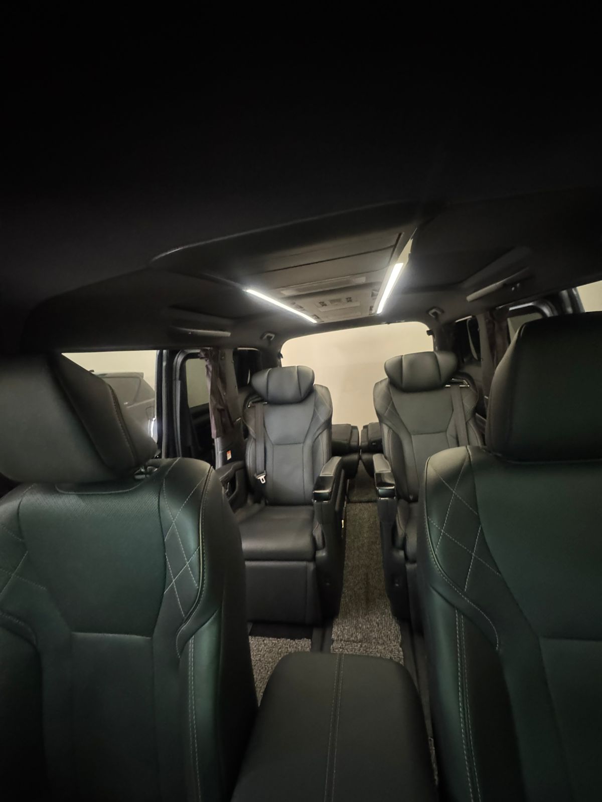 Sewa Alphard Hybrid Malang untuk Liburan