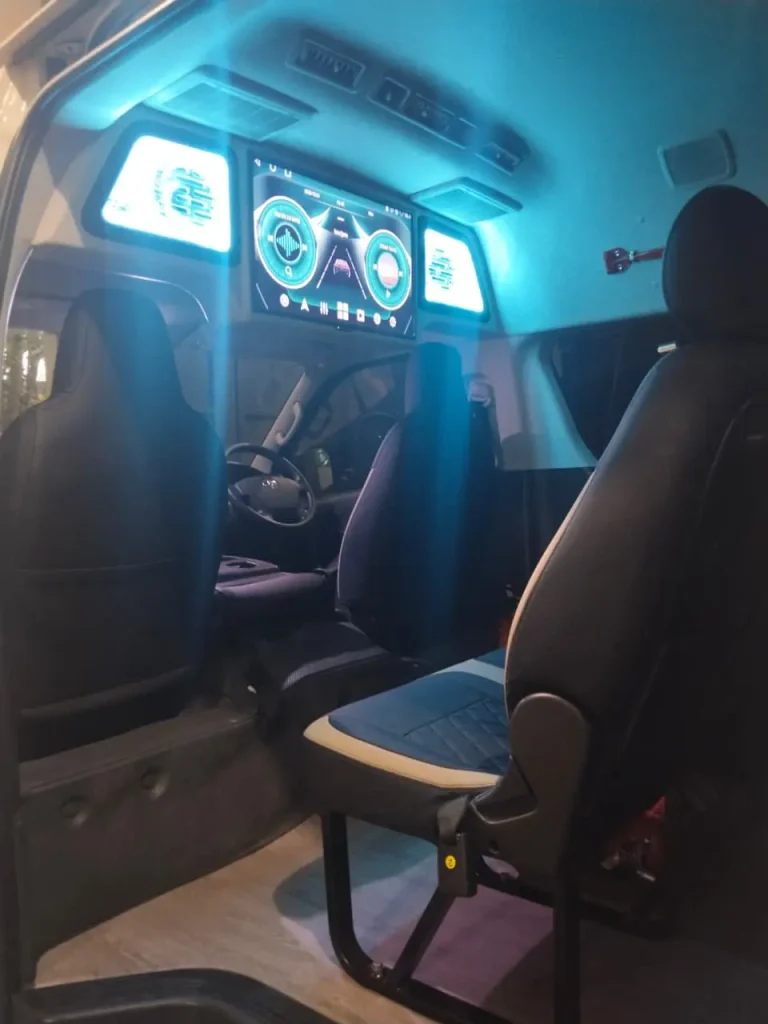 Fasilitas Sewa Hiace Commuter