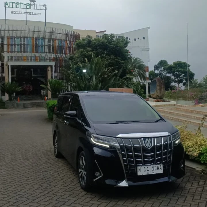 Sewa Alphard Malang untuk Perjalanan Dinas