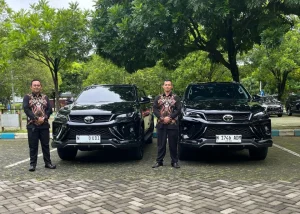 Fortuner GR vs Legender