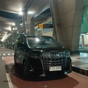 Kelebihan dan Kekurangan Sewa Alphard Facelift