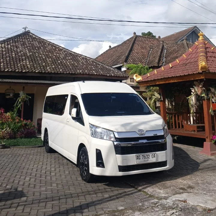 Sewa Mobil Stasiun Malang