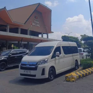 Sewa Mobil Stasiun Malang
