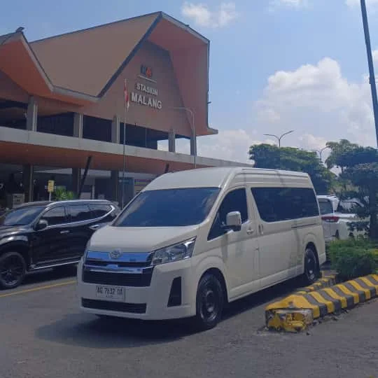 Sewa Mobil Stasiun Malang
