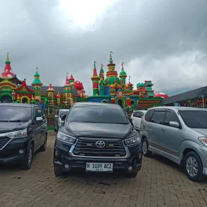 Sewa Mobil Keluarga Malang