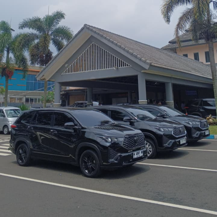 Rental Innova Zenix Malang untuk Perjalanan Dinas