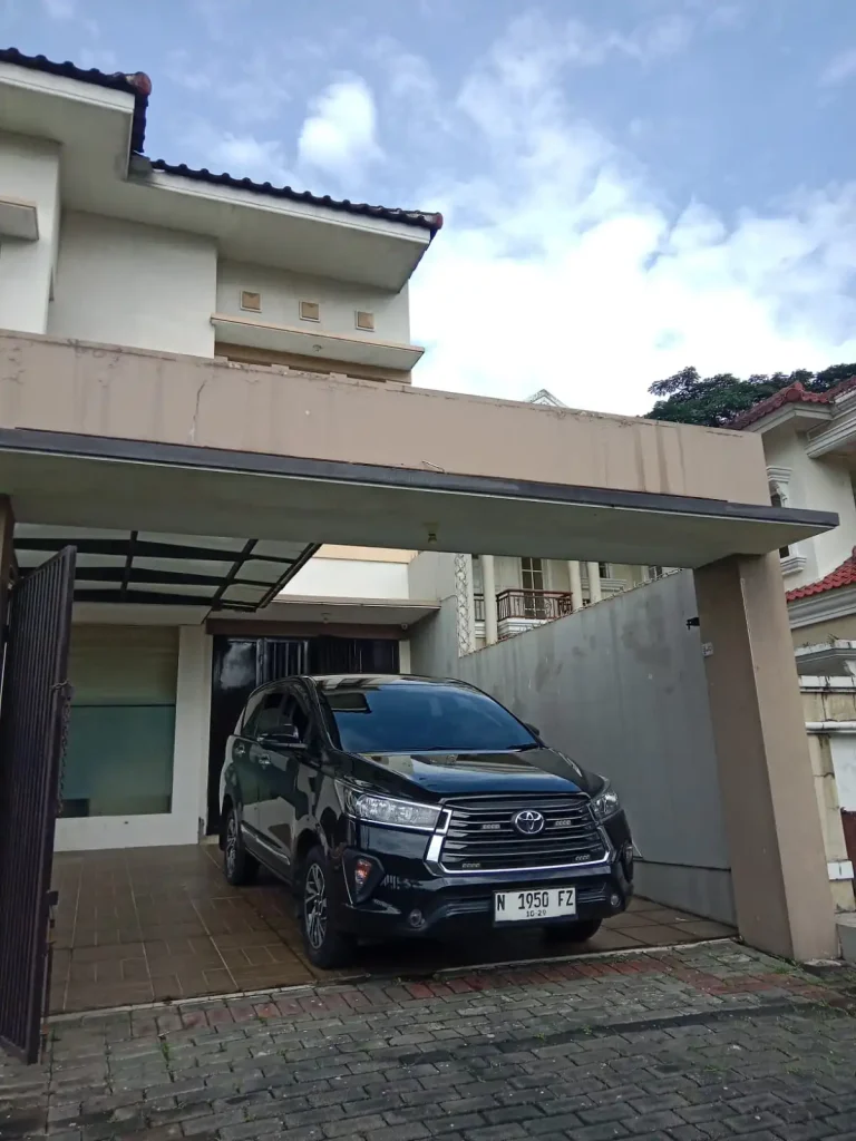 Sewa Innova Reborn Malang ke Pantai Selatan