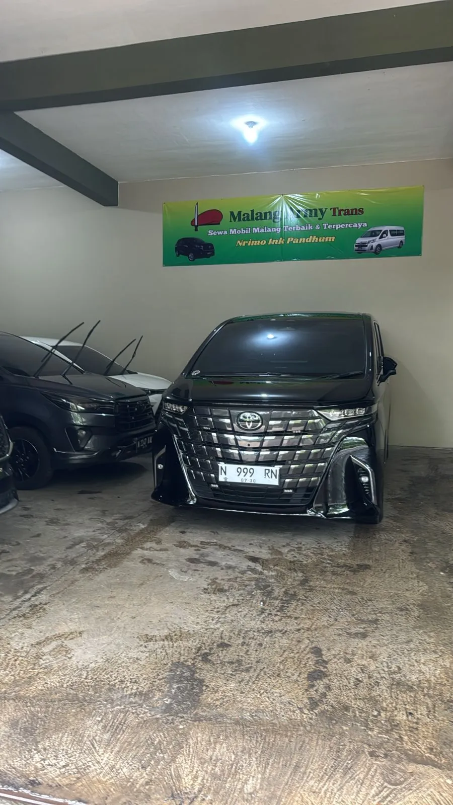 Sewa Alphard Hybrid Malang untuk Liburan