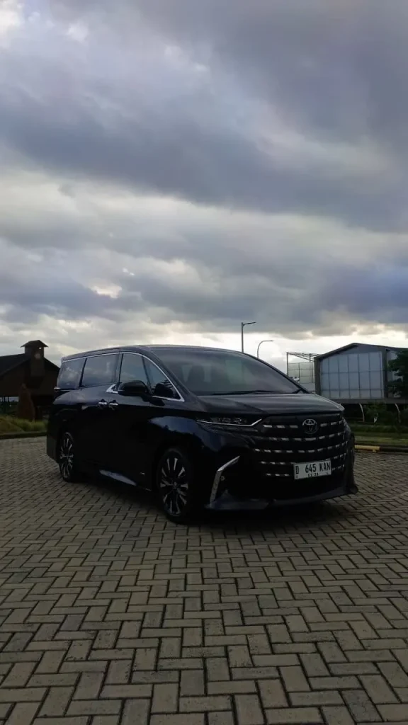 Sewa Alphard Hybrid Malang ke Probolinggo