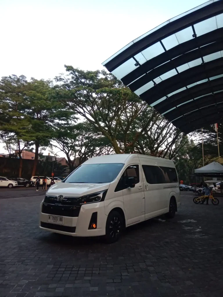 Sewa Hiace Premio ke Bromo Kawah Ijen
