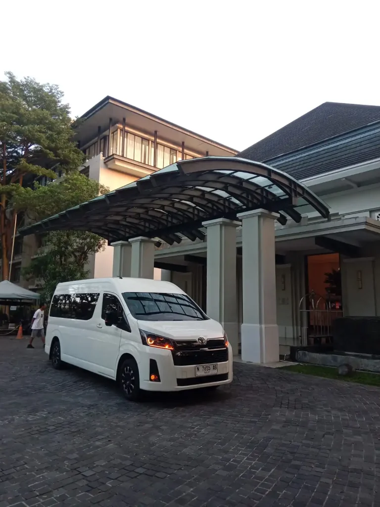 Sewa Hiace Premio untuk Rombongan Pernikahan