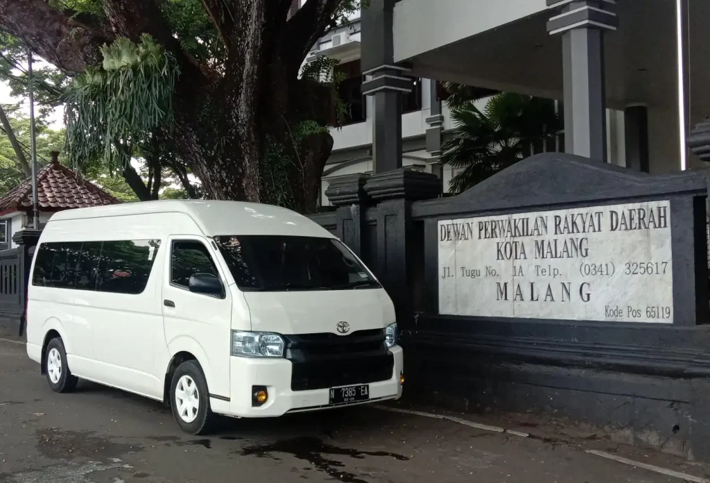 Penyewaan Mobil Hiace Malang