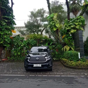 Sewa Zenix Hybrid ke Tumpak Sewu